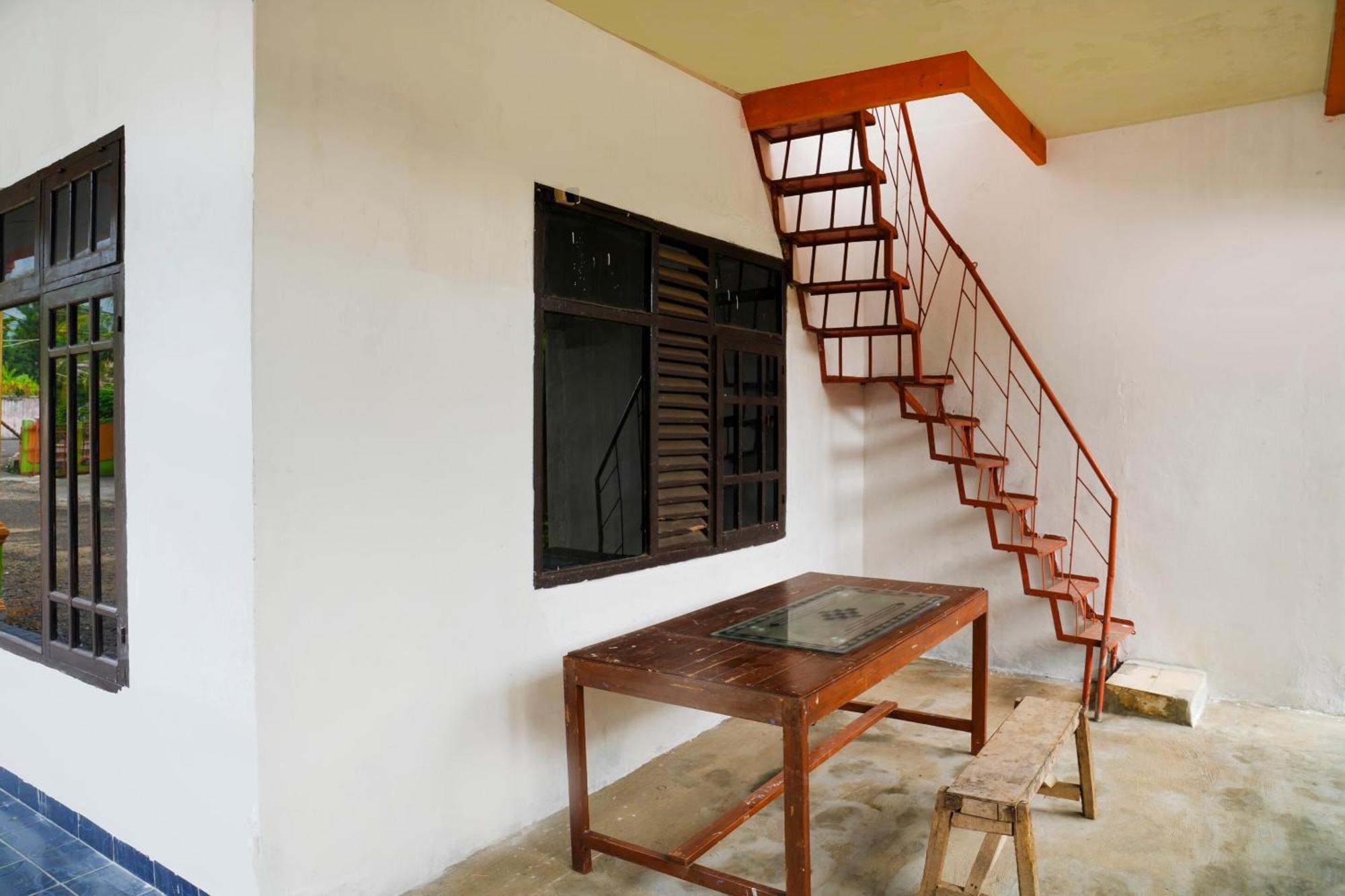 Spot On 92856 Home Stay Syariah Aom Kusman Sukabumi Eksteriør bilde