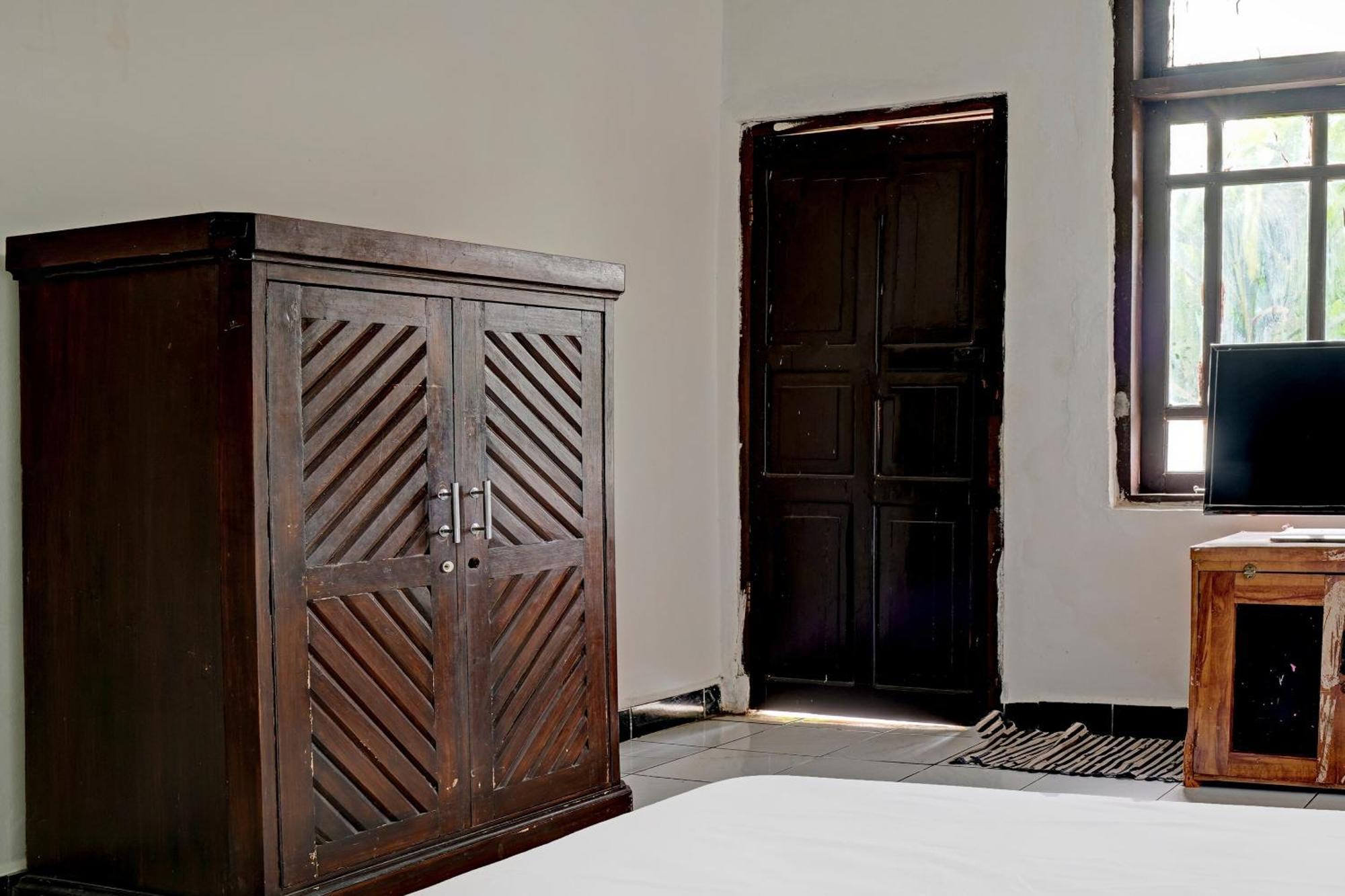 Spot On 92856 Home Stay Syariah Aom Kusman Sukabumi Eksteriør bilde